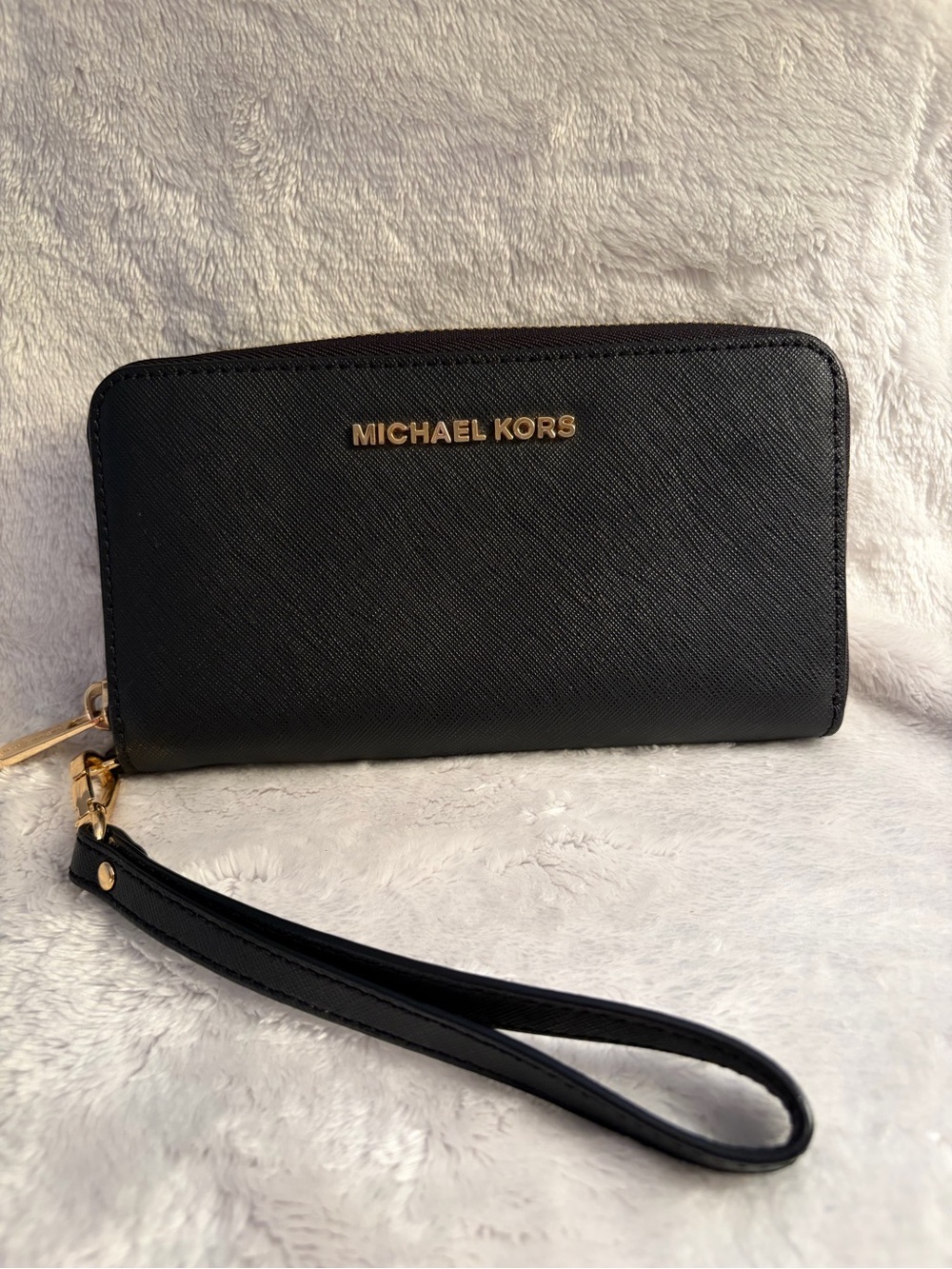 Michael Kors Black and Gold Zip-Around Wristlet Wallet - Picture 2 of 11